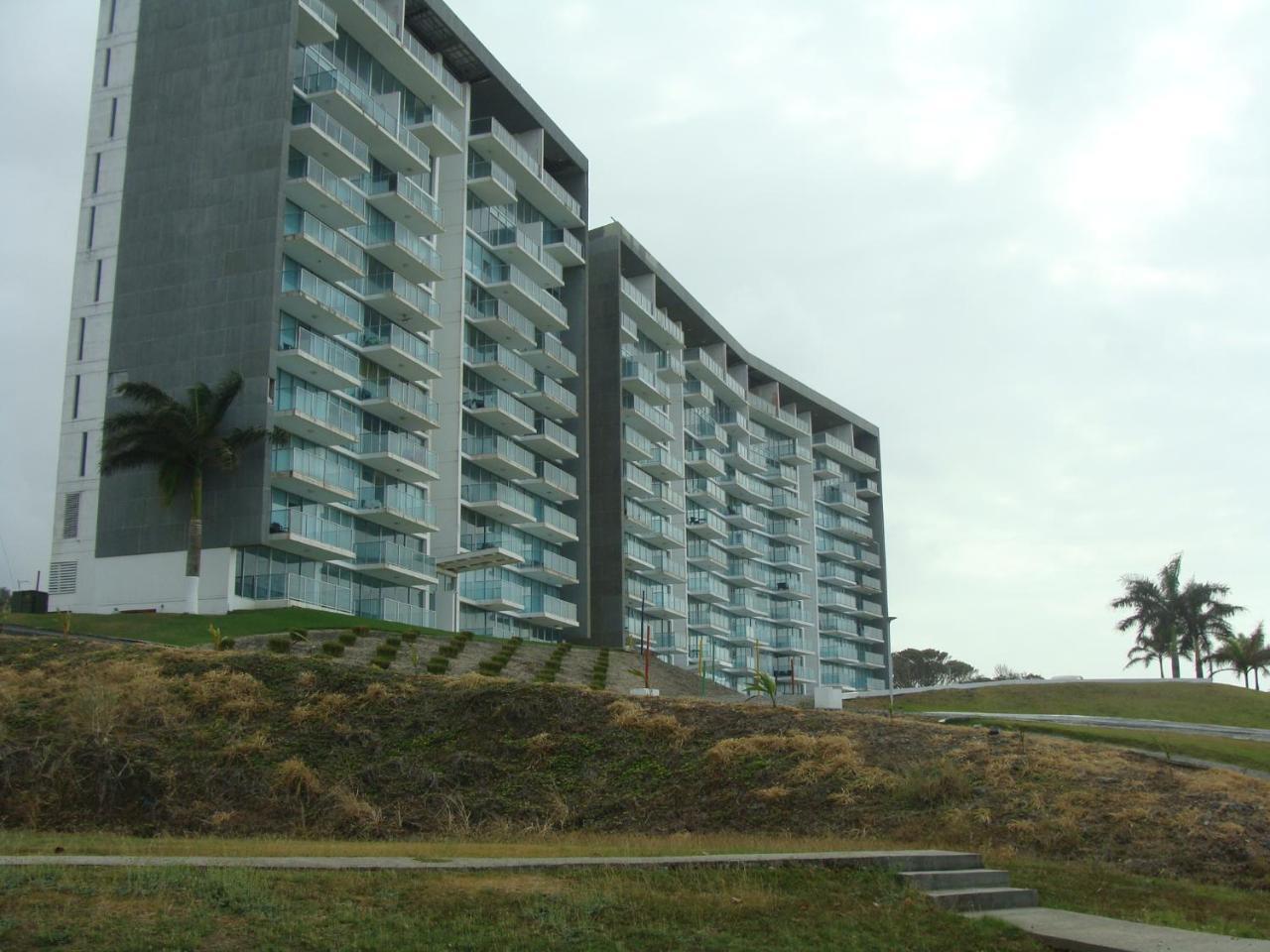 Apartamento En Balabeach Maria Chiquita In Front Of The Beach 2Hab Колон Екстер'єр фото
