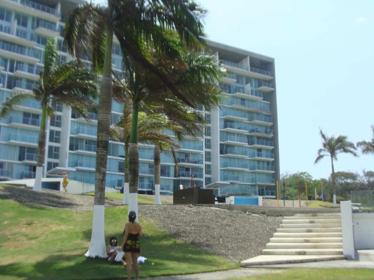 Apartamento En Balabeach Maria Chiquita In Front Of The Beach 2Hab Колон Екстер'єр фото